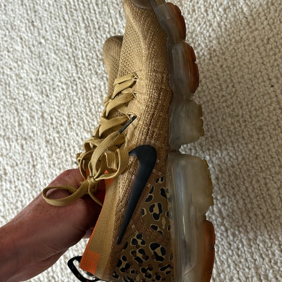 Nike Vapor Max Sneakers - Picture 6 of 8